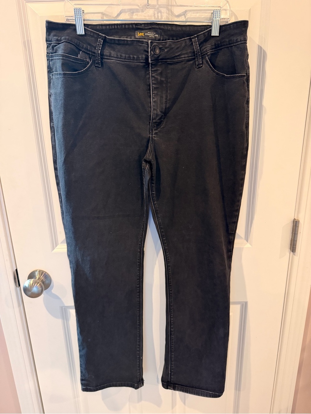 Lee Mid Rise Regular Fit Straight Leg Black Jeans Size 18 Short